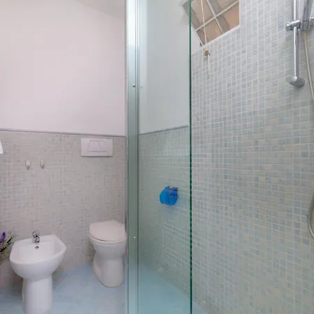 Marche Full Experience-apartments شقة *